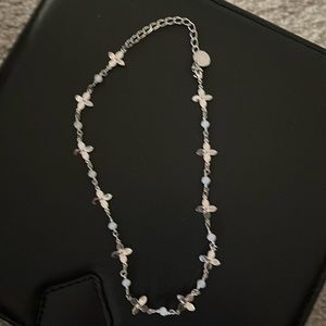 Choker style necklace